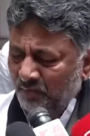  Woman Asked For Son Body Without Postmortem DK Shivakumar Breaks Down2