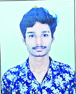 తల్లి మందలించిందని కొడుకు ఆత్మహత్య 