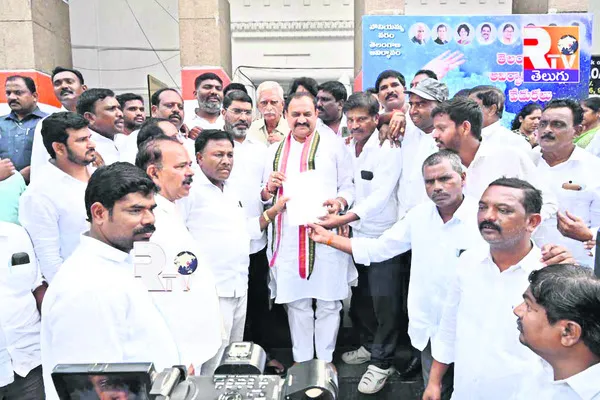 ఎంపీపై అధిష్టానానికి ఫిర్యాదు 