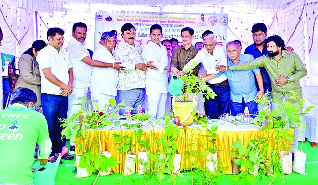 వృక్ష సంపదను పరిరక్షించాలి