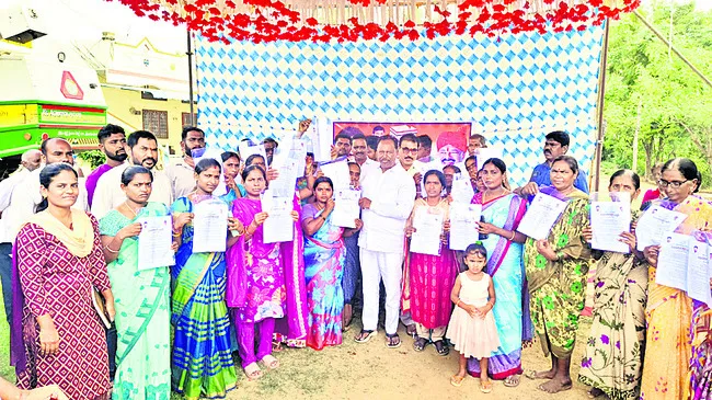 అర్హులైన వారందరికీ ఇందిరమ్మ ఇళ్లు