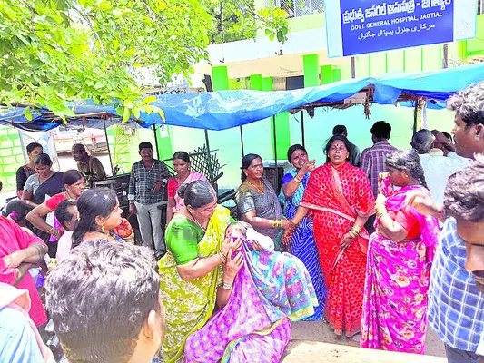 రక్తమోడిన రహదారులు