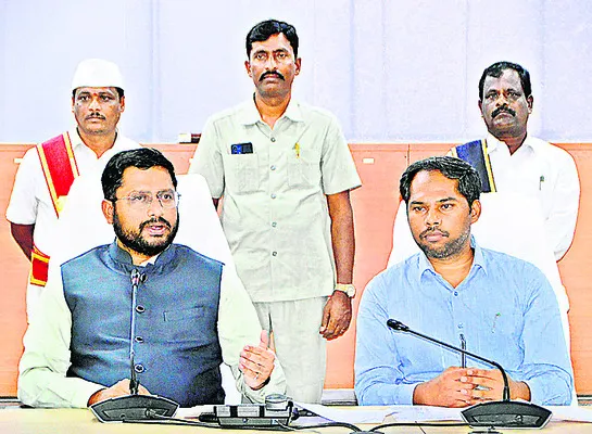 నిర్ణీత సమయంలో లక్ష్యాలు సాధించాలి