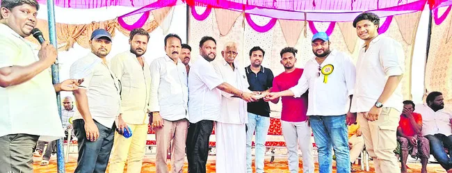 సత్తా చాటిన తెలంగాణ ఎడ్లు