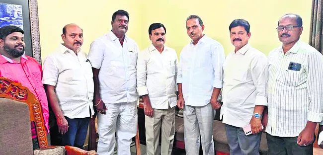 సతీష్ రెడ్డిని కలిసిన మాజీ డిప్యూటీ సీఎం