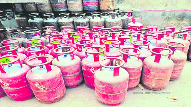 ఆడబిడ్డకు దగా