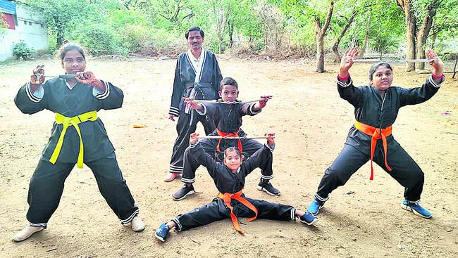 కరాటే శిక్షణలో ప్రతిభ
