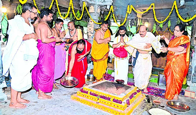 ఇంద్రకీలాద్రిపై నవగ్రహ పునఃప్రతిష్ట