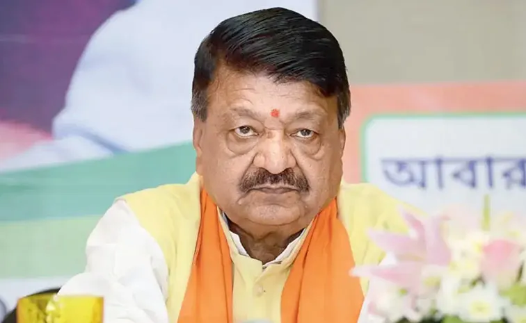కురచ దుస్తులతో వస్తే సెల్ఫీలివ్వను: బీజేపీ మంత్రి