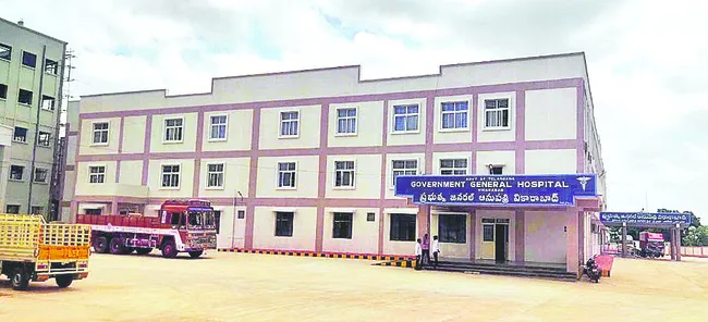 ప్రారంభించారు.. ప్రవేశం మరిచారు 