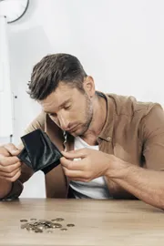 youth finance How Young People Fall into Financial Struggles solutions1