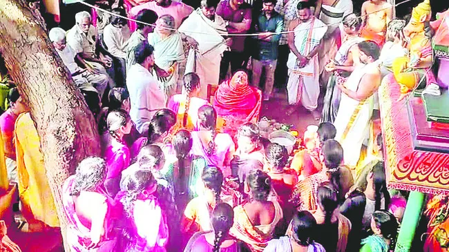 సిద్ధ సమాధికి కామేశ మహర్షి 