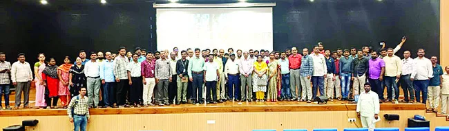 జిల్లా అంతటా శుక్రవారం ఉష్ణోగ్రతలు స్వల్పంగా పెరిగాయి.
