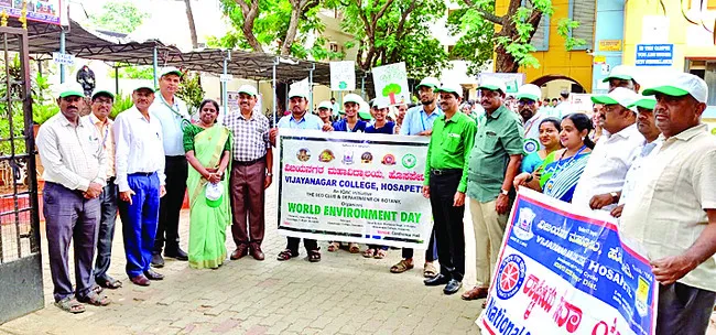 వాడకాన్ని ఆపుదాం.. ప్లాస్టిక్ను అంతం చేద్దాం