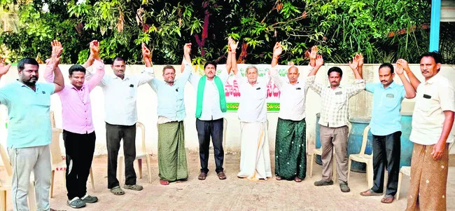 9న ఆయిల్పామ్ రైతుల ధర్నా