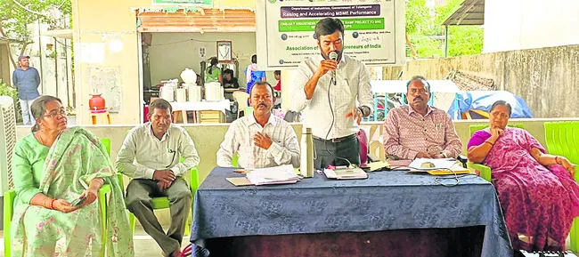 పారిశ్రామిక వేత్తలుగా ఎదగాలి
