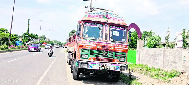 పెద్దమ్మతల్లి  ఆలయ ఉద్యోగి మృతి