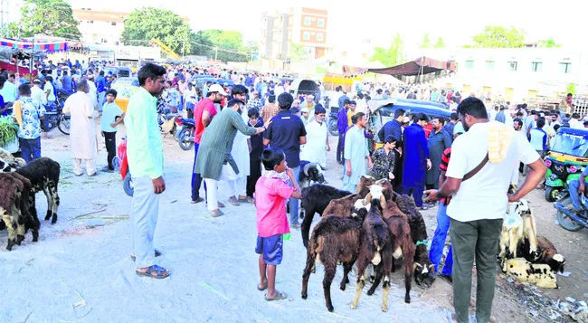 ఈద్‌ ముబారక్‌.. 