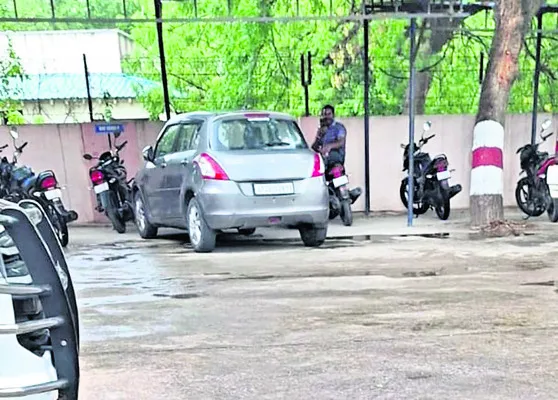 నంబర్లు మార్చి.. నయా దందా!
