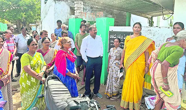 రేషన్షాపు.. బడిబాట