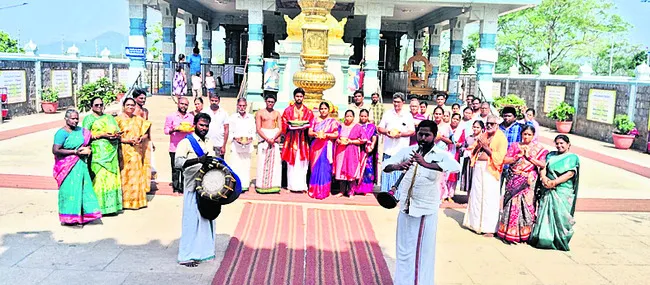 వేంకటేశ్వరునికి అభిషేక పూజలు