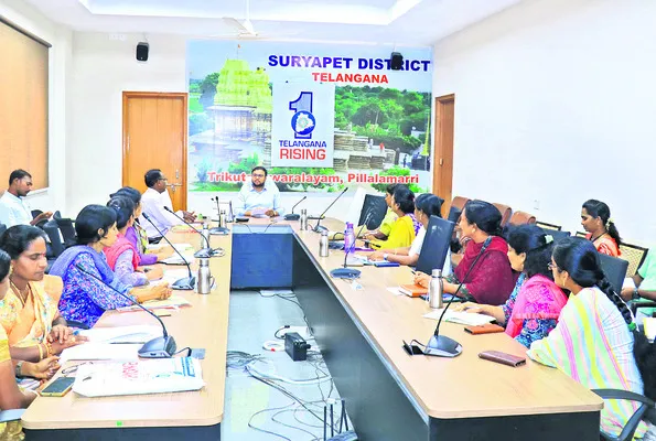 మోడల్ కేంద్రాలుగా తీర్చిదిద్దాలి