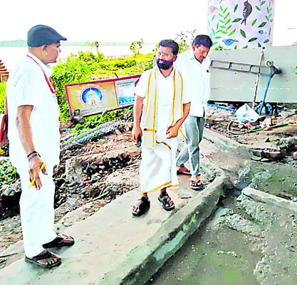 దుర్గాఘాట్‌లో పనులు పరిశీలన 