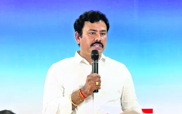 వార్డుల అభివృద్ధికి నిధులు కేటాయించాలి