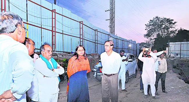 ‘వరంగల్‌ బస్‌స్టేషన్‌’ ఆలస్యంపై అసహనం