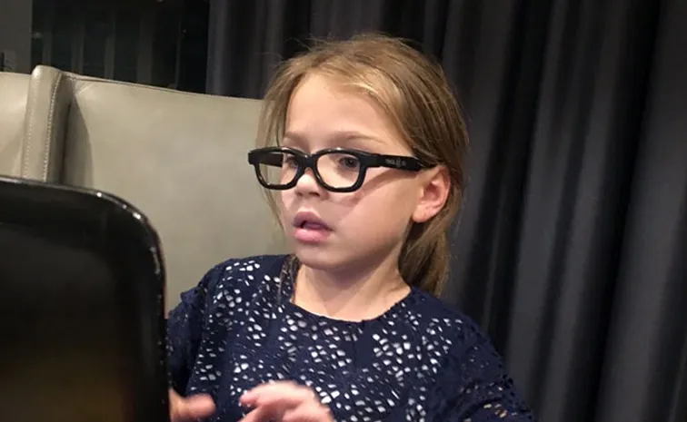 meet this Aussie girl the world youngest magazine editor at the age of 8