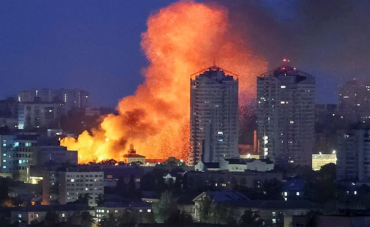 Russia largest attack yet on Ukraine fires 400 drones 40 missiles