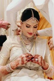 Akhil Akkineni Zianab wedding her Diamond Jewellery goes viral1