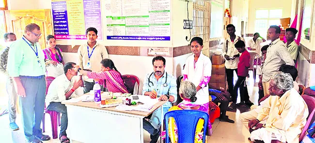 ఉచిత కంటి వైద్య శిబిరానికి విశేష స్పందన