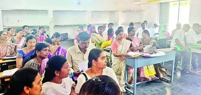 ఆ కార్యాలయంలోనే కిరికిరి! 