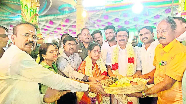 తీర్థగిరి కొండపై పూజలు