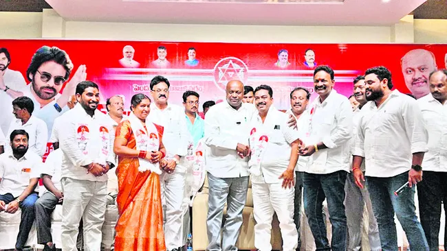 జనసేన నుంచి జనసేనలో చేరిక