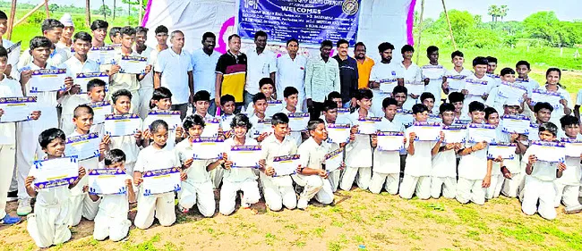 త్వరలో మహిళా క్రికెట్ పోటీలు