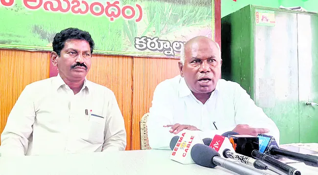 కాంట్రాక్టర్ల కోసమే గోదావరి – బనకచర్ల ప్రాజెక్టు 