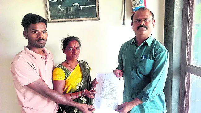దుబాయ్లో జిల్లావాసి తంటాలు