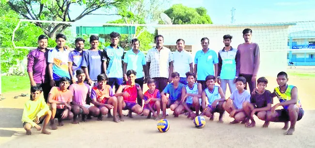 చదువుతోపాటు క్రీడలకు ప్రాధాన్యం
