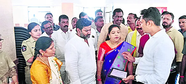 విద్యాశాఖ మంత్రి రాకకు ఏర్పాట్ల పరిశీలన
