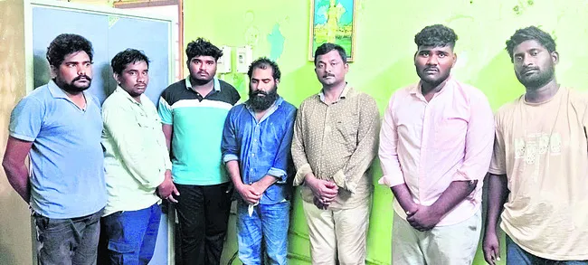 మహిళా ఎస్సైతో దురుసు ప్రవర్తన