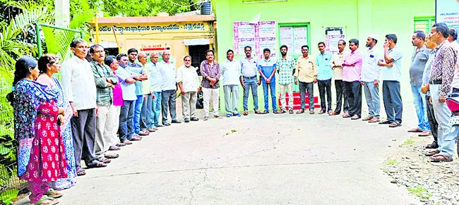 10న జిల్లా సీనియర్స్‌ మెన్‌, ఉమెన్‌  ఫుట్‌బాల్‌ జట్ల ఎం