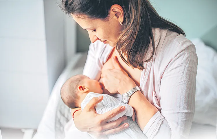 Breastfeeding mothers should always eat a healthy diet