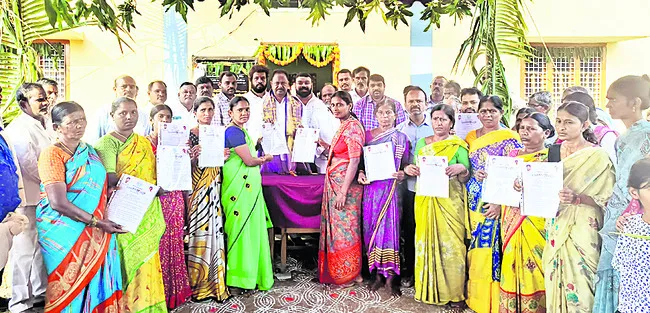 అర్హులందరికీ ఇందిరమ్మ ఇళ్లు