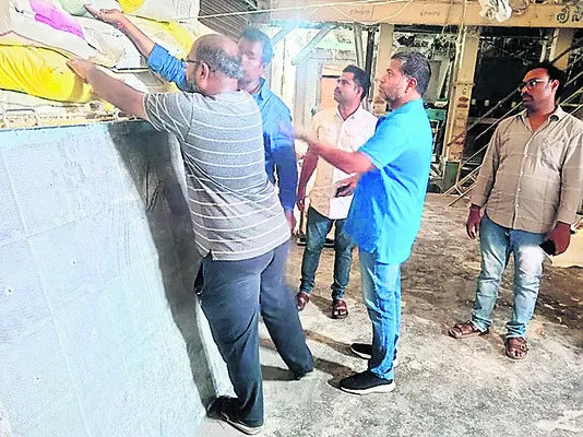 రైస్ మిల్లుల తనిఖీ