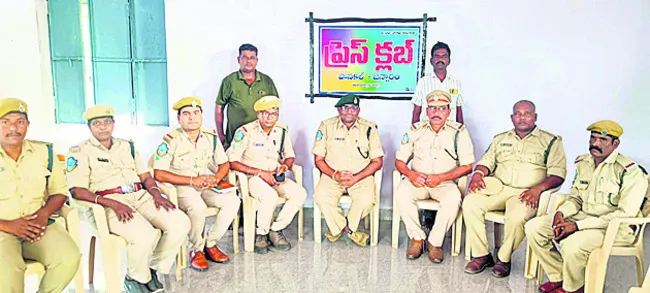 ‘దళితుడిననే వేధిస్తున్నారు..’