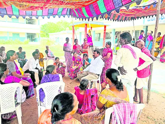 జనం ఎక్కడుంటే.. ప్రచారం అక్కడే..