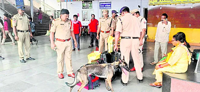 రైల్వేస్టేషన్లో ప్రత్యేక తనిఖీలు