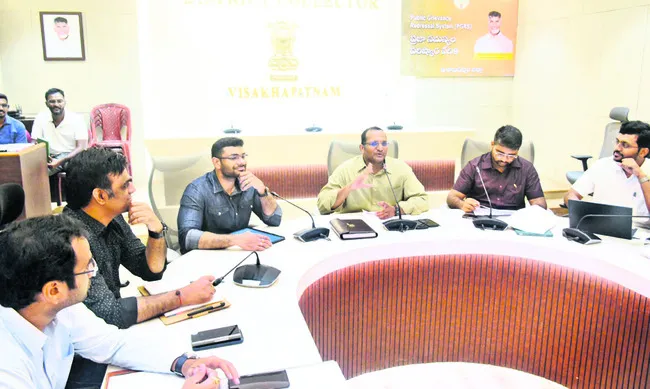 అత్యున్నత స్థాయిలో యోగా డే